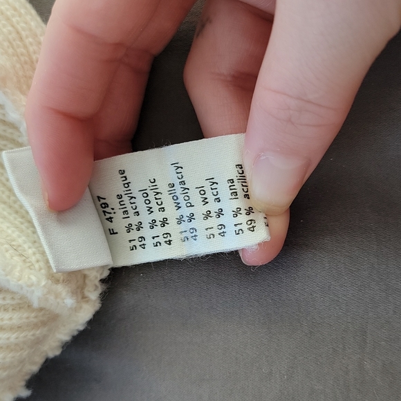 Lacoste white beanie - Picture 6 of 8